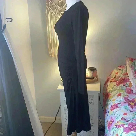 Reformation knit ruched black body on midi dress - Picture 3 of 8